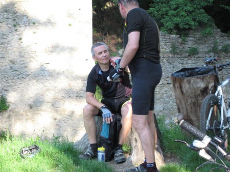 Doping po moravsku. Čabajka od Dušana snad Petrovi pomůže na nohy.