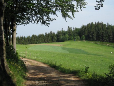 Blíží se konec přejezdu a i nás. Krásy kolem, nás snad nějak zachrání.