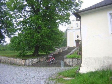Radkova klasika! Proč se dřít na kole, když to jde vzít s kolem přímo :-).