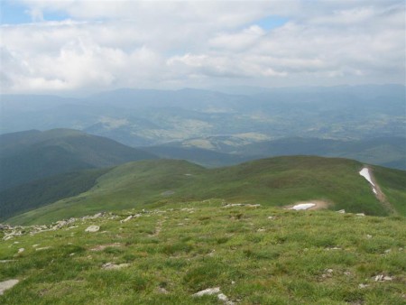Cesta z vrcholu dolů.