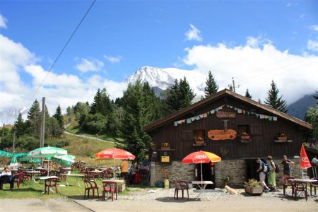Zastávka zubačky Col de Voza.