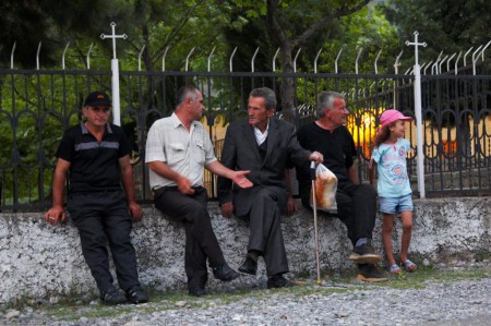 Místní lidé.
