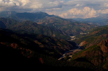 Panoramata z hřebenové cesty.