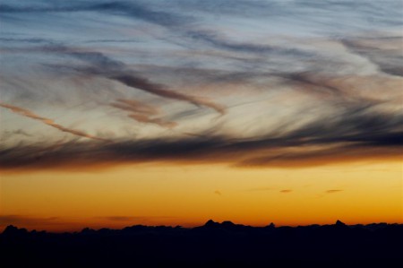 Večerní západ slunce, pohled z našeho bivaku v 2 740 m.n.m..
