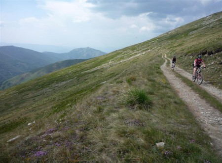 Jana a Petra na vrstevnici ve výšce 2 260 m.n.m..