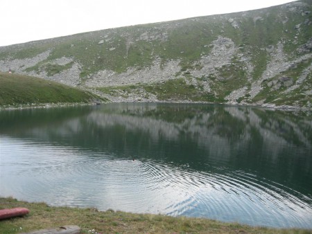 Klasika - voda pod bodem mrazu a Montenegro frčí až na druhej konec.