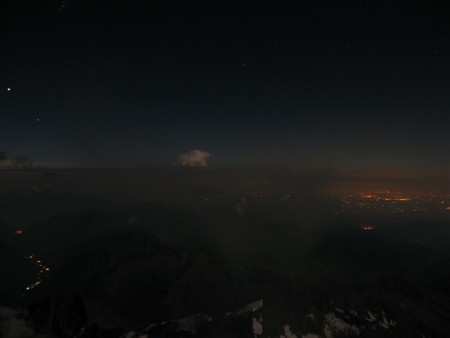 Přéma v noci nemohl spát, a tak šel fotit. Noční panorama z nejvýše položené chaty v Evropě.