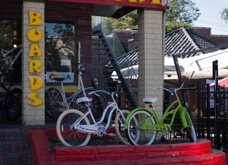 Denver / Colorado - mekka bikerů a hlavně výrobce strojů Yeti :-). Na fotce městské kola.