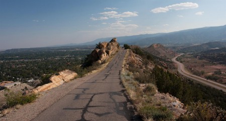 Tak vám tak jedeme zpět do Canon City a vidíme cedulku Skyline road? Jsme tam teda odbočili ať víme o co jde :-).