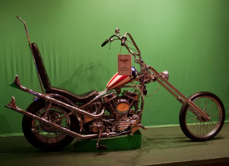 Kdo ví o co jde? No jasně - originál stroj Petera Fondy z Easy Rider.