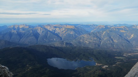 Vážení, ty panoramata jsou zde nádherné! Mít dalekohled, tak uvidíme až do Mnichova :-).