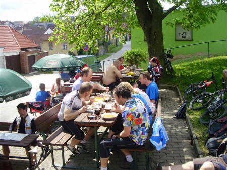Již několik let probíhá obídek v restauraci U Cafourků v Náměšti nad Oslavou.