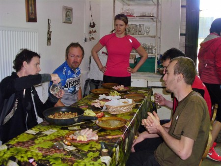 Rána jsou těžká, a proto je třeba si koštnout ke snídani sklenku bílého :-).